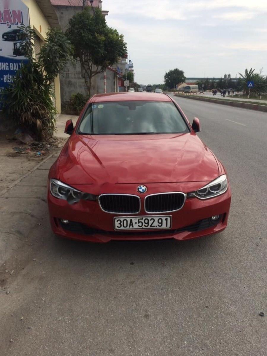 BMW 3 Series 320i 2015 - Cần bán BMW 3 Series 320i năm sản xuất 2015, màu đỏ, nhập khẩu nguyên chiếc xe gia đình