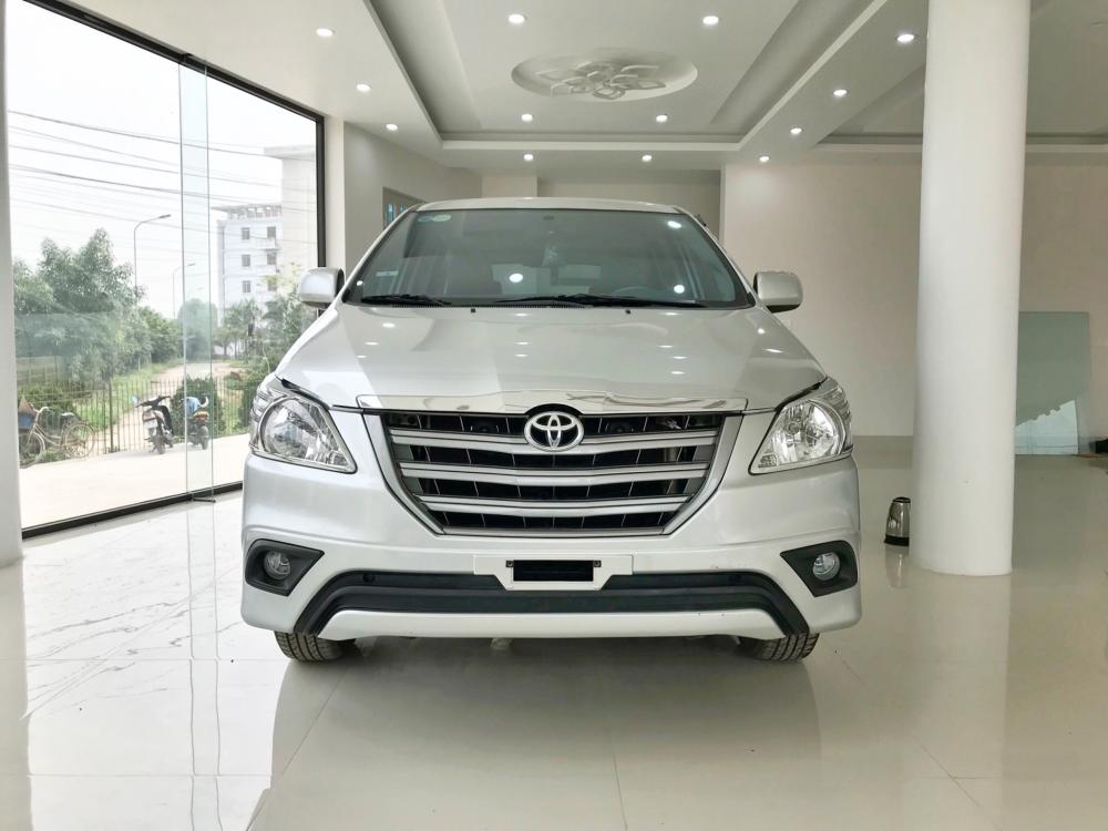 Toyota Innova E 2014 - Cần bán Innova số sàn mới lắp hãng