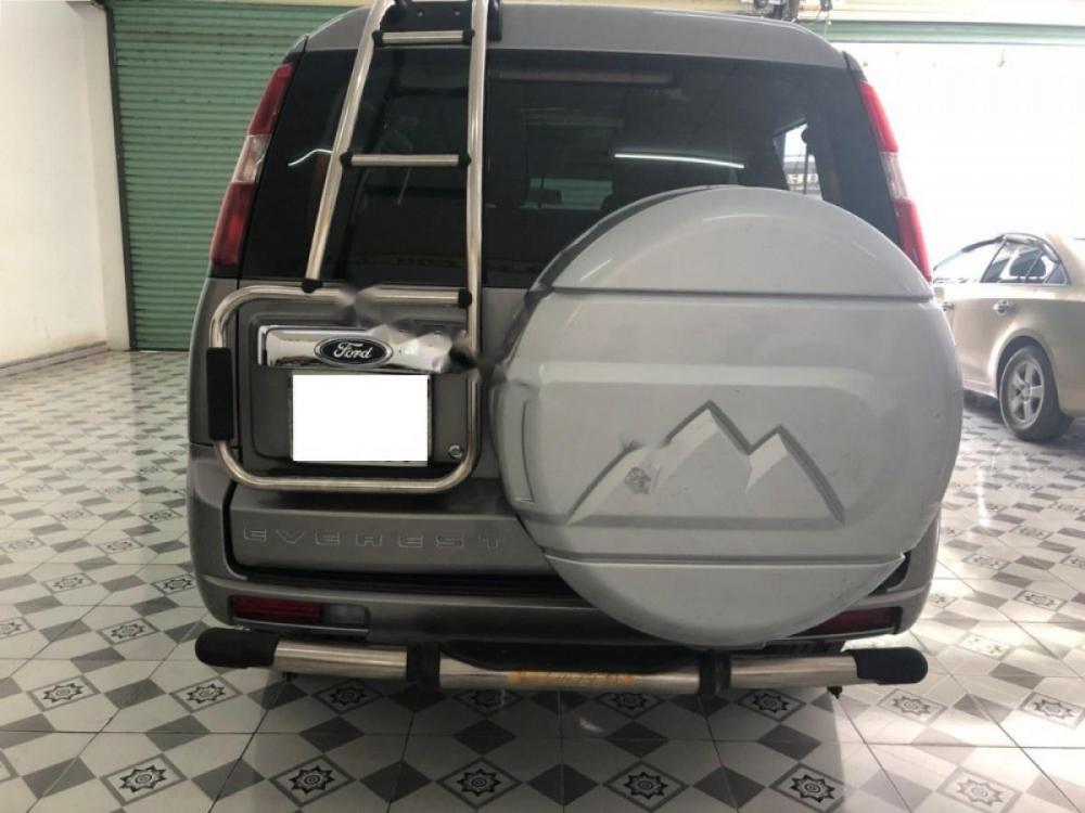 Ford Everest 2011 - Cần bán Ford Everest sản xuất 2011, màu xám, 545 triệu