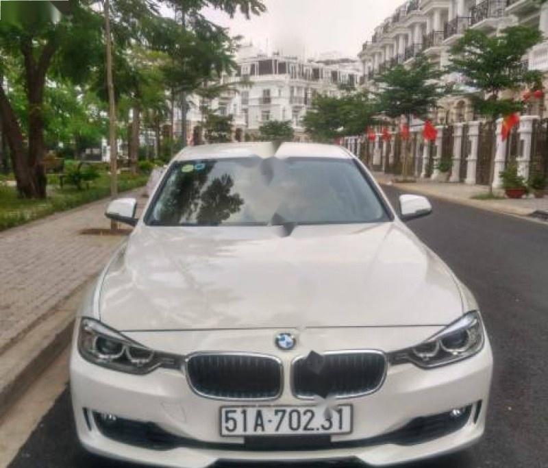 BMW 3 Series 320i 2014 - Bán ô tô BMW 3 Series 320i 2014, màu trắng, xe nhập