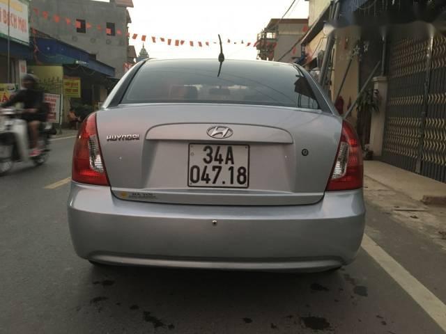 Hyundai Verna  MT 2009 - Bán xe Hyundai Verna MT 2009, màu bạc, 199 triệu