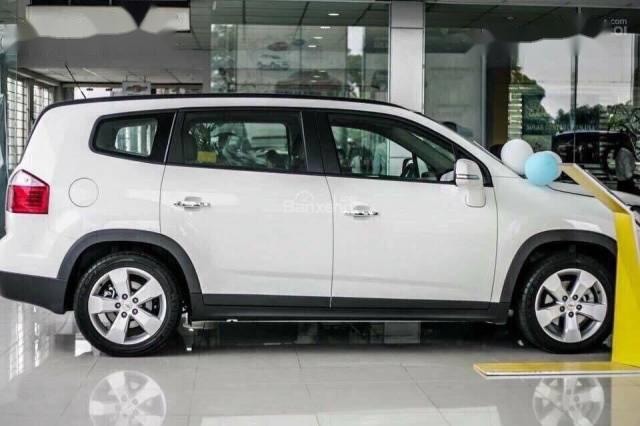 Chevrolet Orlando 2018 - Bán Chevrolet Orlando năm sản xuất 2018, màu trắng, giá chỉ 579 triệu