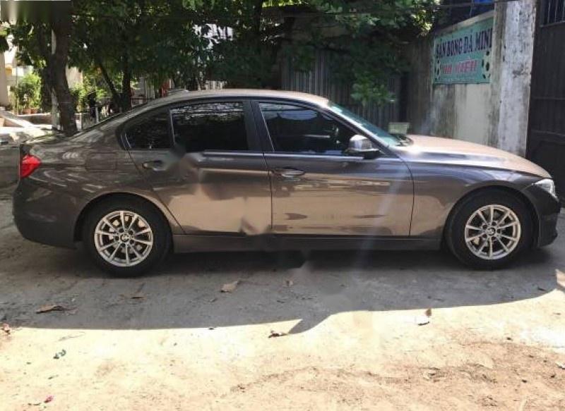 BMW 3 Series 320i 2012 - Cần bán lại xe BMW 3 Series 320i 2012, màu xám, nhập khẩu nguyên chiếc, giá 826tr