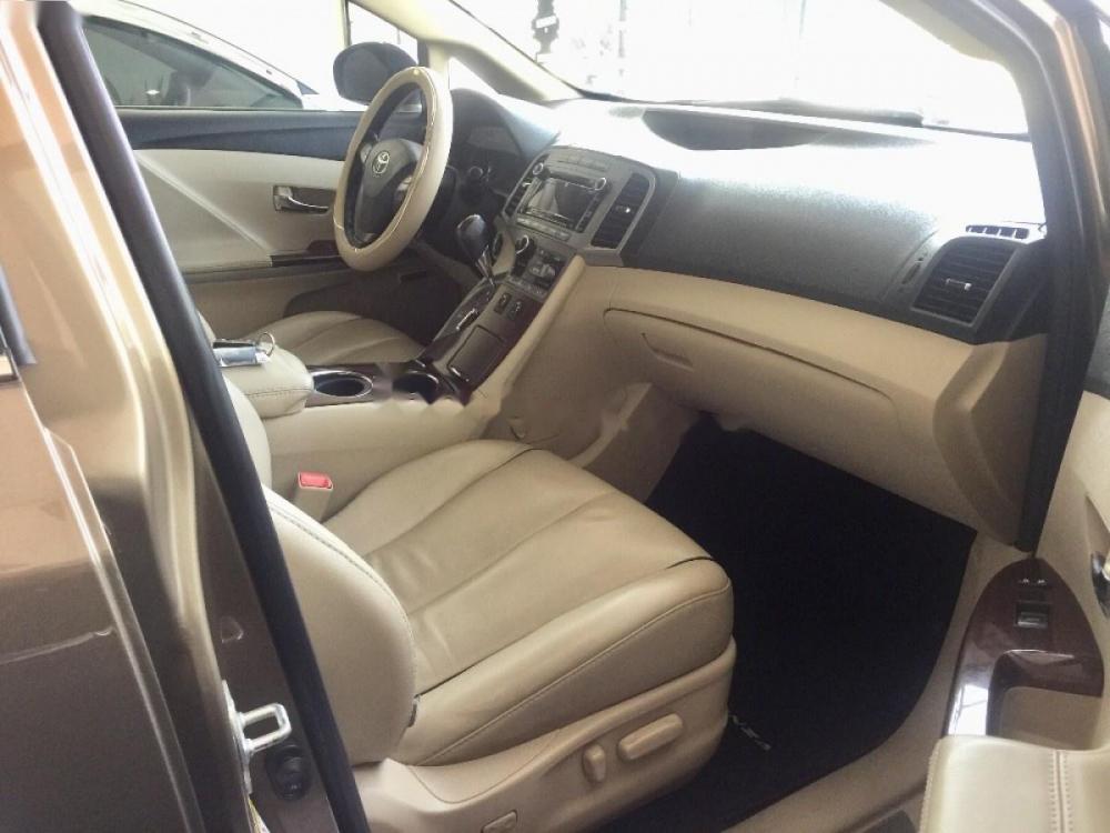 Toyota Venza 2.7 2010 - Bán Toyota Venza 2.7 năm sản xuất 2010, màu nâu, nhập khẩu như mới, 925 triệu