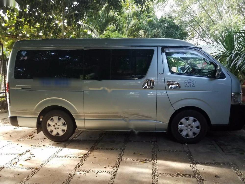 Toyota Hiace 2.5 2006 - Bán Toyota Hiace 2.5 năm 2006 chính chủ, 340 triệu