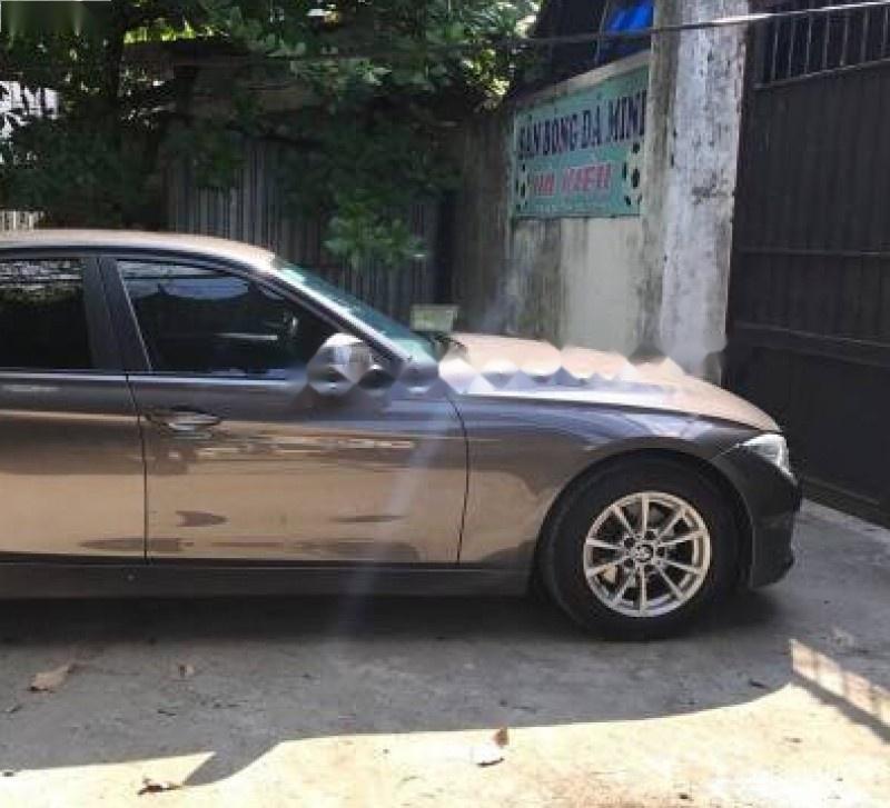 BMW 3 Series 320i 2012 - Cần bán lại xe BMW 3 Series 320i 2012, màu xám, nhập khẩu nguyên chiếc, giá 826tr