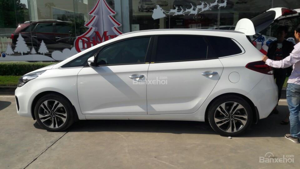 Kia Rondo 2.0 GAT 2018 - Bán Kia Rondo GAT đời 2018, màu trắng, giá chỉ 669 triệu tại Vĩnh Phúc, Phú Thọ