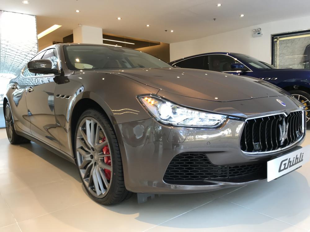 Maserati Ghibli SQ4 2017 - Giá bán xe Maserati Ghibli SQ4 cao cấp mới, Maserati Ghibli SQ4 truyền động 4 bánh mới