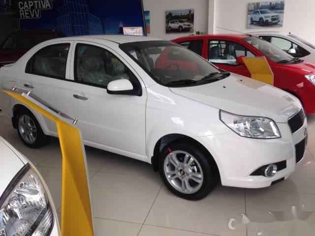 Chevrolet Aveo 2018 - Cần bán Chevrolet Aveo sản xuất 2018, màu trắng