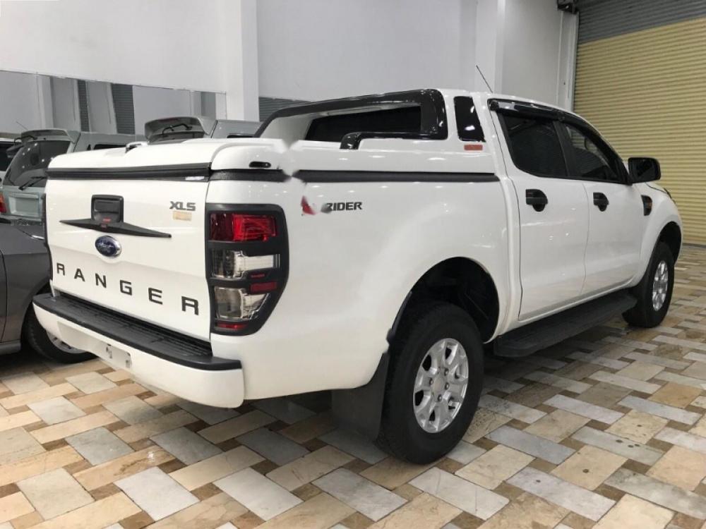 Ford Ranger 2016 - Bán Ford Ranger sản xuất 2016, màu trắng, nhập khẩu nguyên chiếc, 590tr