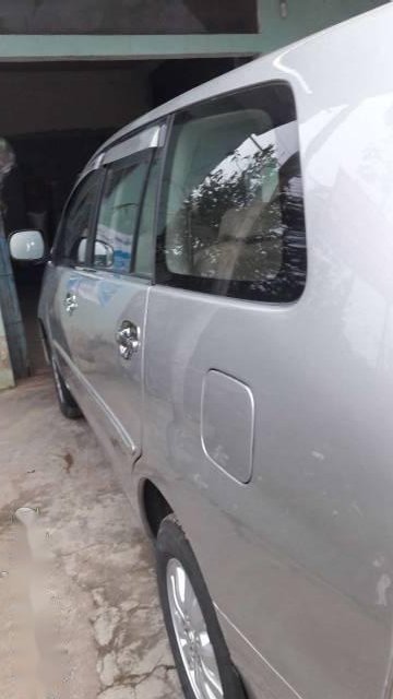 Toyota Innova 2010 - Cần bán Toyota Innova đời 2010, màu bạc