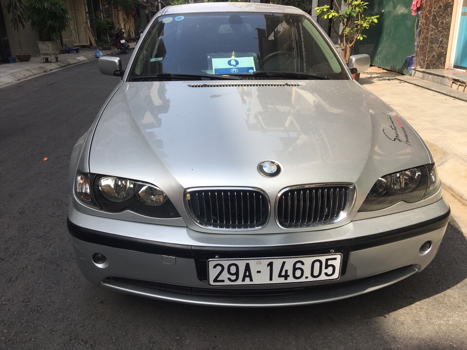 BMW 3 Series 325i 2004 - Cần bán BMW 3 Series 325i 2004, màu bạc, 265 triệu