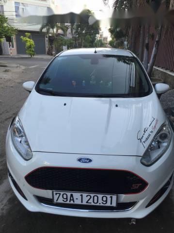 Ford Fiesta 2016 - Cần bán lại xe Ford Fiesta đời 2016, màu trắng, giá chỉ 465 triệu