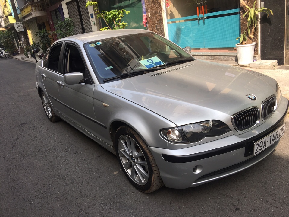 BMW 3 Series 325i 2004 - Cần bán BMW 3 Series 325i 2004, màu bạc, 265 triệu