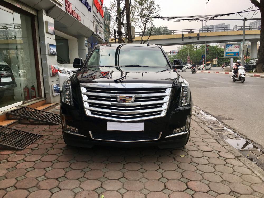 Cadillac Escalade Platinum 2016 - Cần bán Cadillac Escalade Platinum, màu đen, nhập khẩu nguyên chiếc, đã qua sử dụng giá tốt