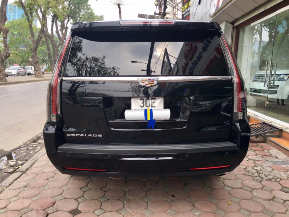 Cadillac Escalade Platinum 2016 - Cần bán Cadillac Escalade Platinum, màu đen, nhập khẩu nguyên chiếc, đã qua sử dụng giá tốt