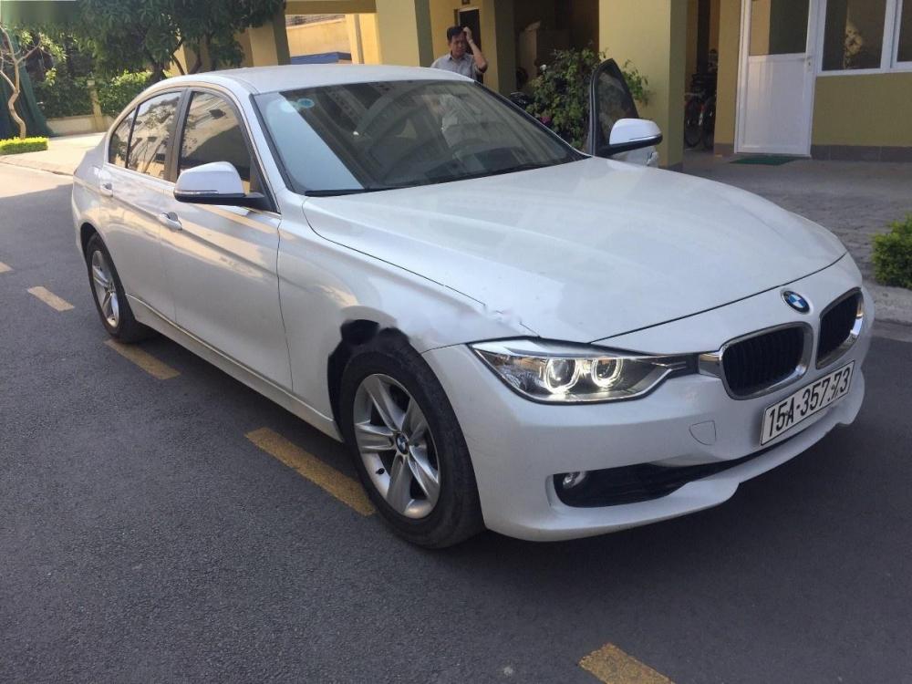 BMW 3 Series 320i 2014 - Cần bán gấp BMW 3 Series 320i đời 2014, màu trắng, nhập khẩu
