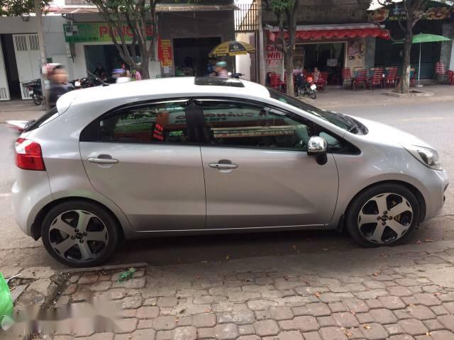 Kia Rio 2012 - Cần bán lại xe Kia Rio năm 2012, màu bạc