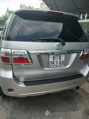 Toyota Fortuner 2009 - Cần bán Toyota Fortuner 2009, màu bạc, 650tr