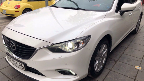Mazda 6  2.0AT  2016 - Bán Mazda 6 2.0AT sản xuất 2016, màu trắng như mới giá cạnh tranh