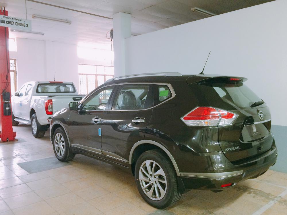 Nissan X trail 2.5 SV Premium 2018 - Bán Nissan X trail 2.5 SV Premium 2018, màu xanh lục giá gốc, gọi ngay: 098.590.4400