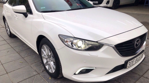 Mazda 6  2.0AT  2016 - Bán Mazda 6 2.0AT sản xuất 2016, màu trắng như mới giá cạnh tranh