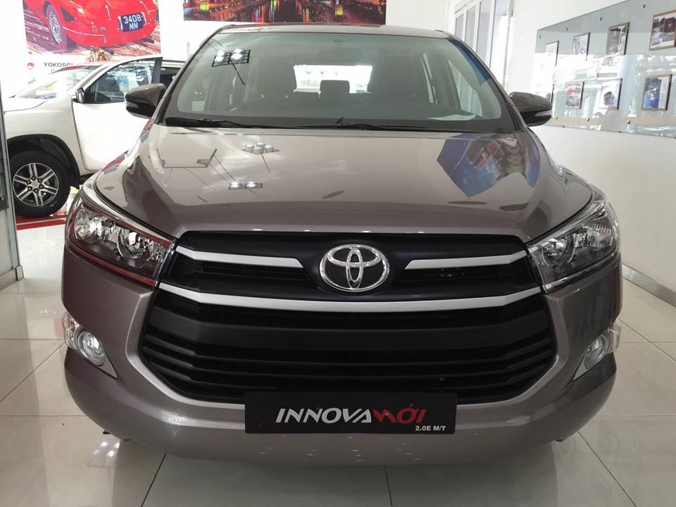 Toyota Innova 2.0E MT 2018 - Toyota Tân Cảng bán Innova 2.0E số sàn- Giảm tiền mặt, phụ kiện full kinh doanh, bảo hiểm- Vay 90%, chỉ 160tr nhận xe, SĐT 0933000600