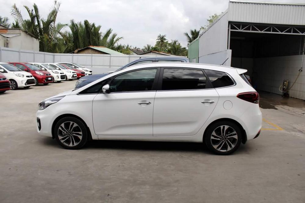 Kia Rondo GAT 2017 - Bán xe Kia Rondo GAT 2018, màu trắng, 669 triệu- Liên hệ 0938 806 702