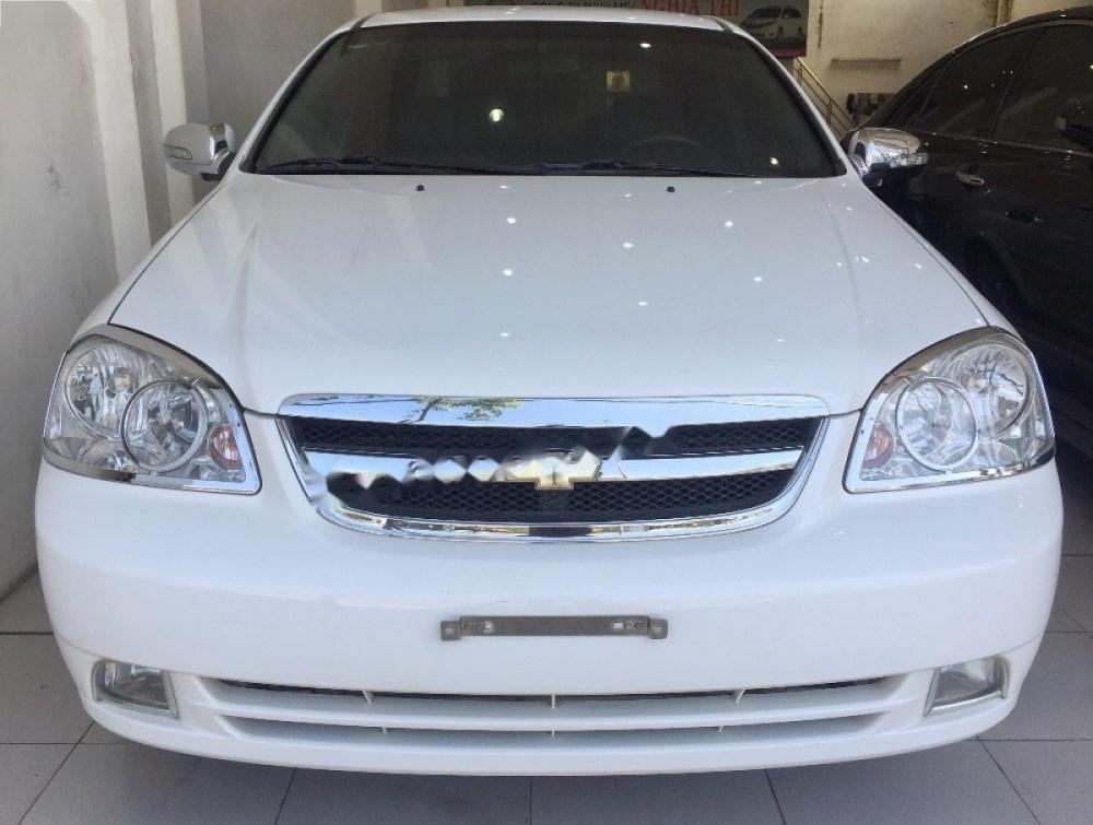 Chevrolet Lacetti 1.6 2013 - Cần bán gấp Chevrolet Lacetti 1.6 đời 2013, màu trắng, giá 305tr