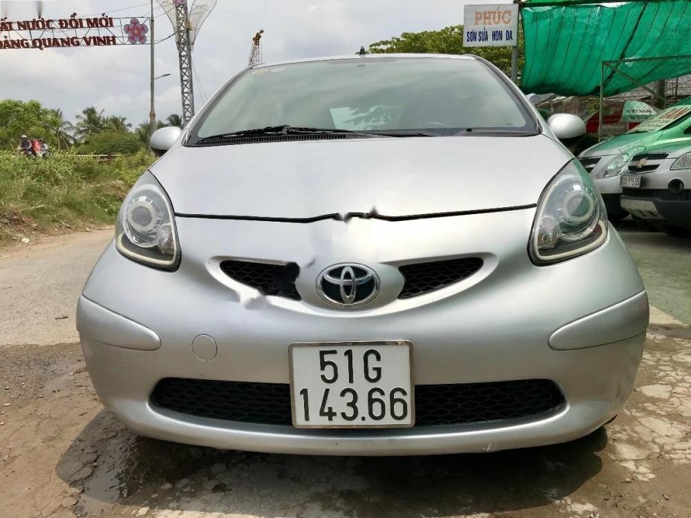 Toyota Aygo 1.0 MT 2006 - Bán Toyota Aygo 1.0 MT đời 2006, màu bạc, nhập khẩu nguyên chiếc