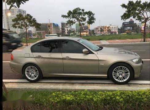 BMW 3 Series 320i 2011 - Cần bán gấp BMW 3 Series 320i năm sản xuất 2011, xe nhập, giá 610tr