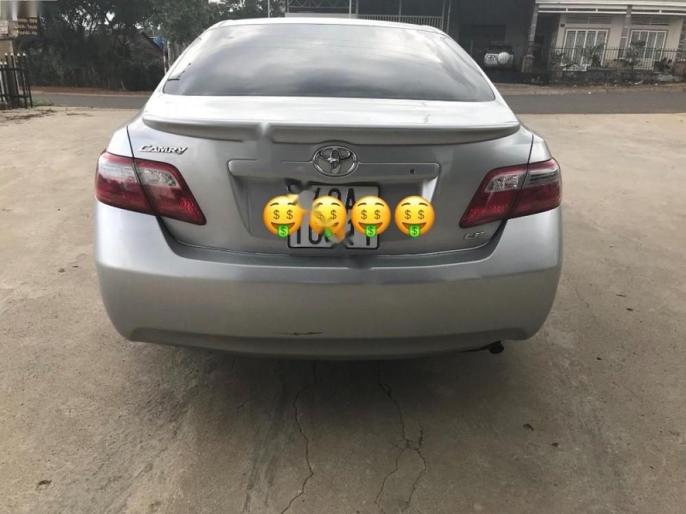 Toyota Camry 2008 - Cần bán gấp Toyota Camry đời 2008, màu bạc, nhập khẩu nguyên chiếc, 765 triệu