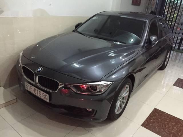 BMW 3 Series  320i  2014 - Cần bán lại xe BMW 3 Series 320i năm 2014, màu bạc