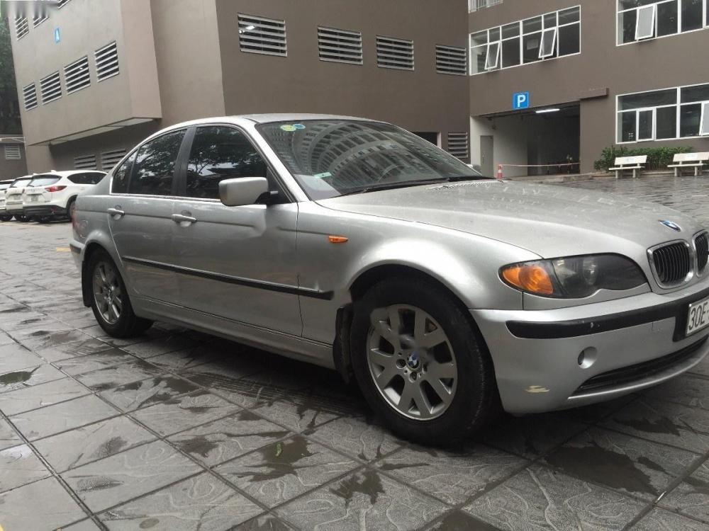 BMW 3 Series 318i 2004 - Chính chủ bán BMW 3 Series 318i đời 2004, màu bạc