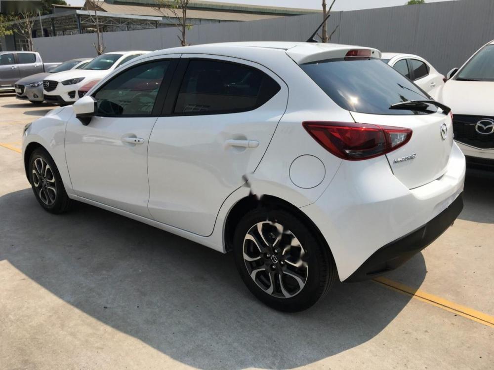 Mazda 2 1.5 AT 2018 - Cần bán Mazda 2 1.5 AT năm 2018, màu trắng giá cạnh tranh