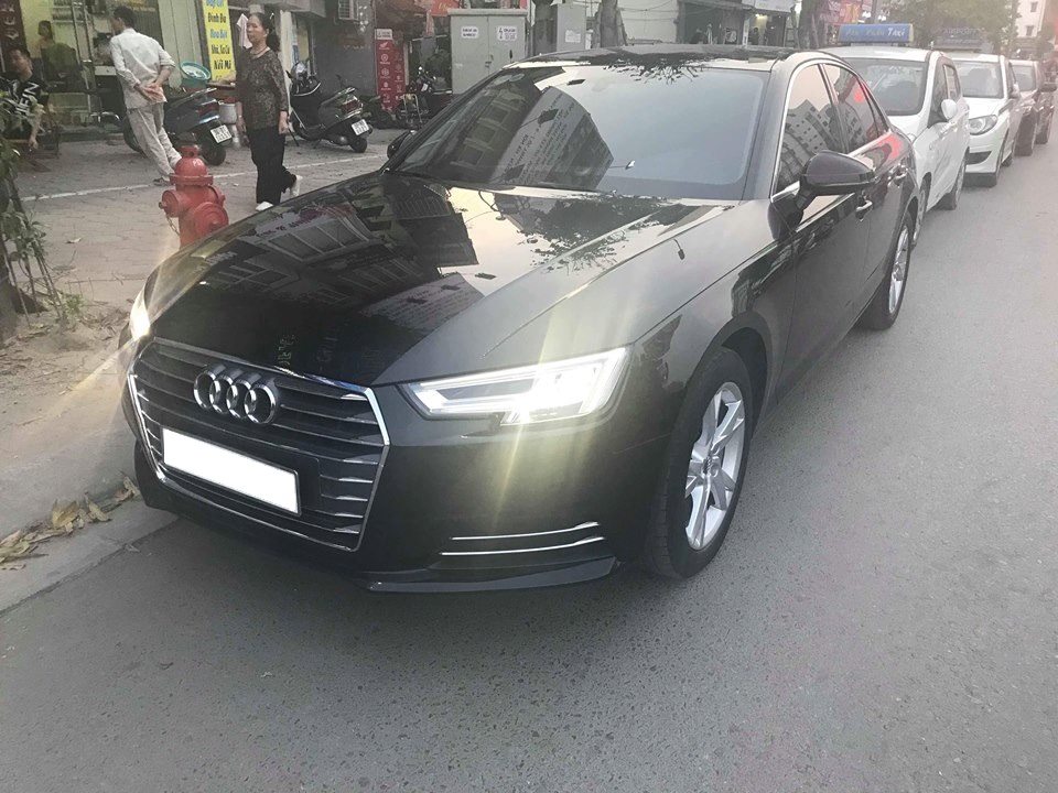 Audi A4 2017 - Bán Audi A4 siêu lướt model 2017, màu đen, nhập khẩu