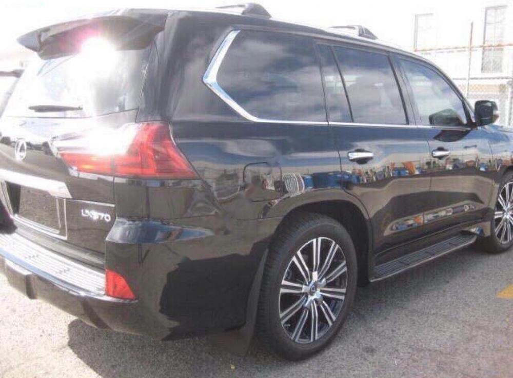 Lexus LX 570 2018 - Bán Lexus LX 570 năm sản xuất 2018, màu đen, nhập khẩu