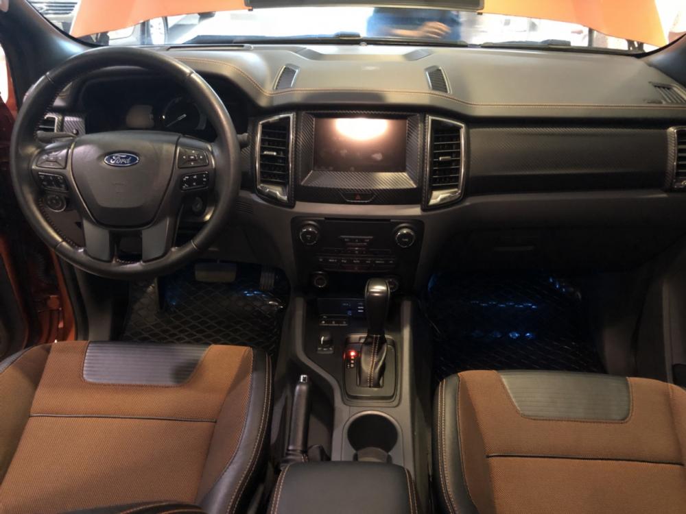 Ford Everest XLS AT 2014 - Bán Ford Everest XLS AT, 2014 màu ghi vàng, xe cực đẹp, chính hãng Ford