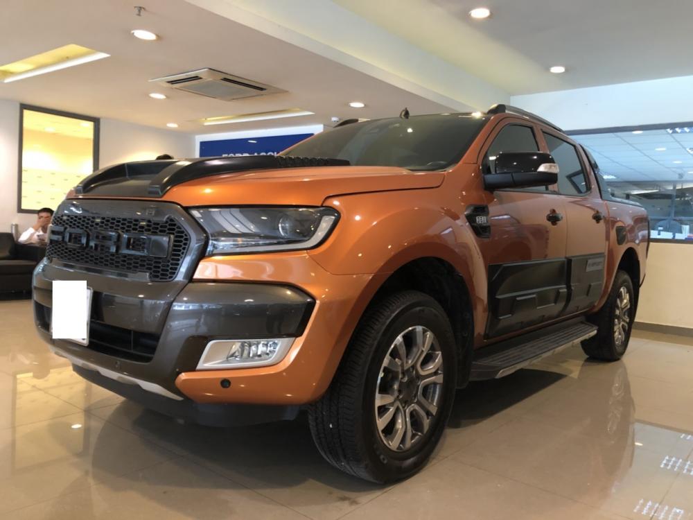 Ford Everest XLS AT 2014 - Bán Ford Everest XLS AT, 2014 màu ghi vàng, xe cực đẹp, chính hãng Ford