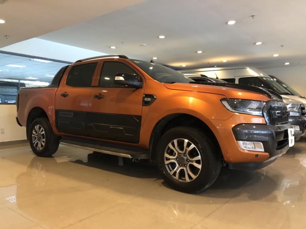 Ford Everest XLS AT 2014 - Bán Ford Everest XLS AT, 2014 màu ghi vàng, xe cực đẹp, chính hãng Ford