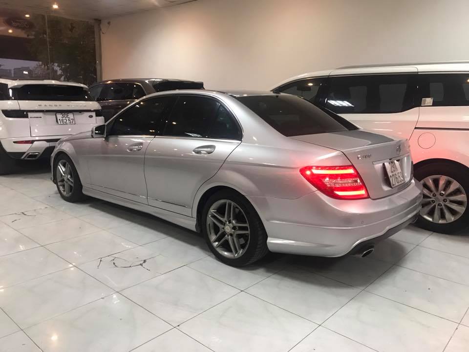 Mercedes-Benz C class C300 -AMG 2011 - Bán ô tô Mercedes C300 -AMG 2011, màu xám (ghi), giá chỉ 750 triệu