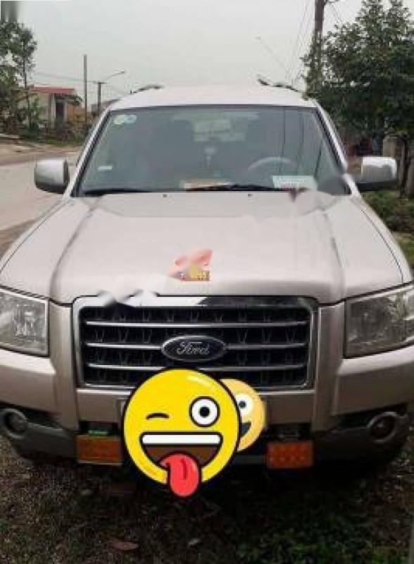 Ford Everest 2008 - Cần bán gấp Ford Everest 2008, xe gia đình