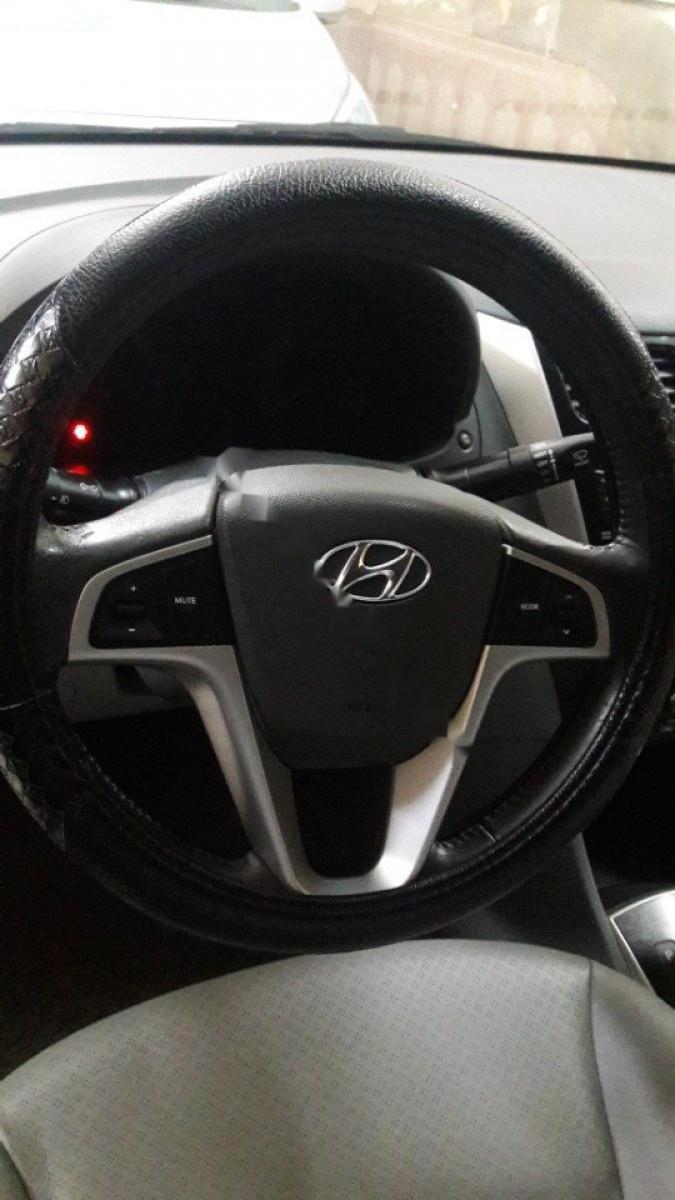 Hyundai Accent 2012 - Cần bán xe Hyundai Accent sản xuất năm 2012, màu đen, xe nhập chính chủ, 415tr