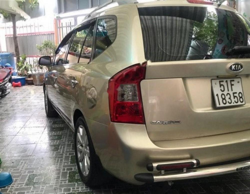 Kia Carens 2011 - Bán Kia Carens 2011, màu vàng