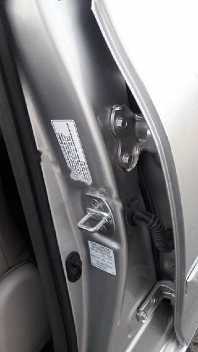 Toyota Vios 1.5E 2013 - Cần bán xe Toyota Vios E đời 2013, màu bạc chính chủ