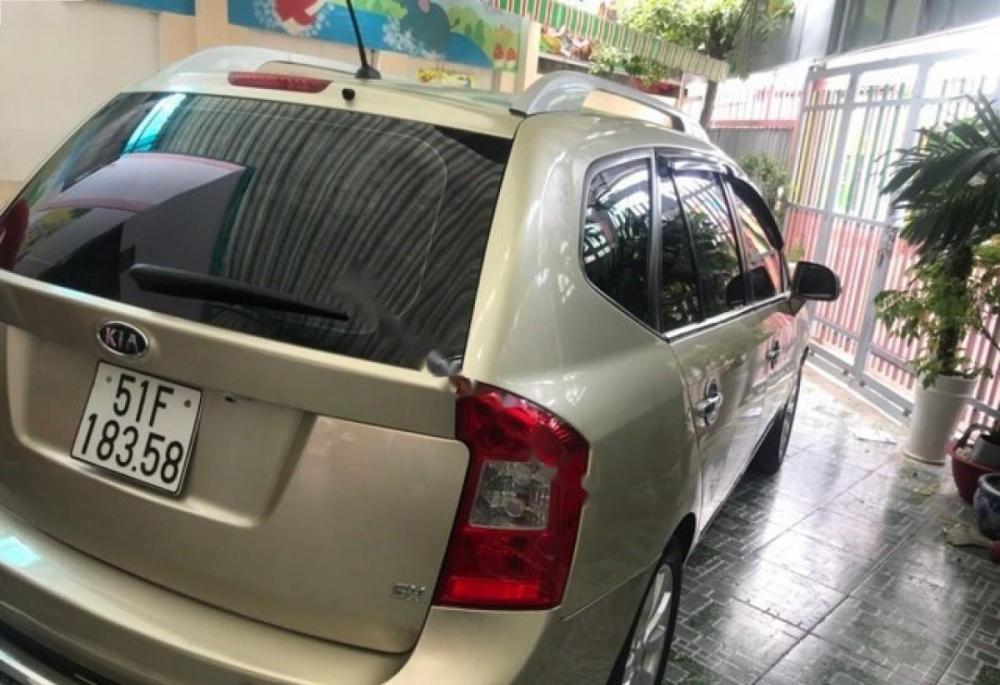 Kia Carens 2011 - Bán Kia Carens 2011, màu vàng