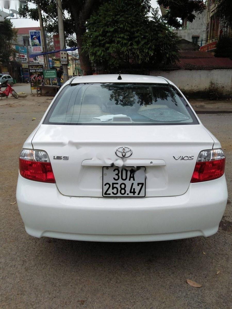 Toyota Vios 2003 - Bán Toyota Vios năm 2003, màu trắng số tự động, giá tốt