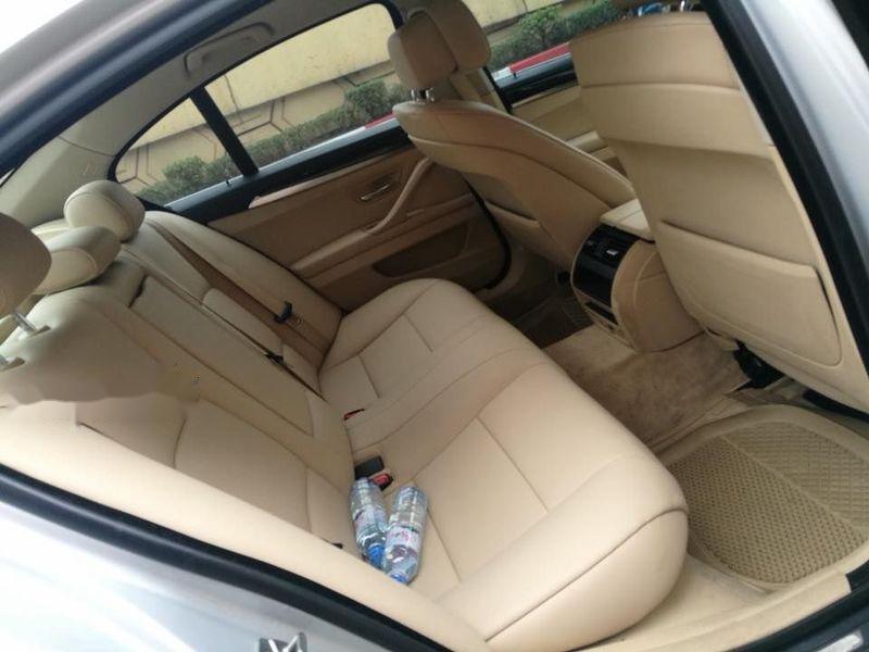 BMW 5 Series  523I 2010 - Bán BMW 5 Series 523I năm 2010, màu bạc, giá tốt