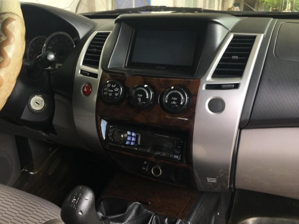 Mitsubishi Pajero Sport D 4x4 MT 2012 - Chính chủ bán Mitsubishi Pajero Sport D 4x4 MT đời 2012, màu bạc