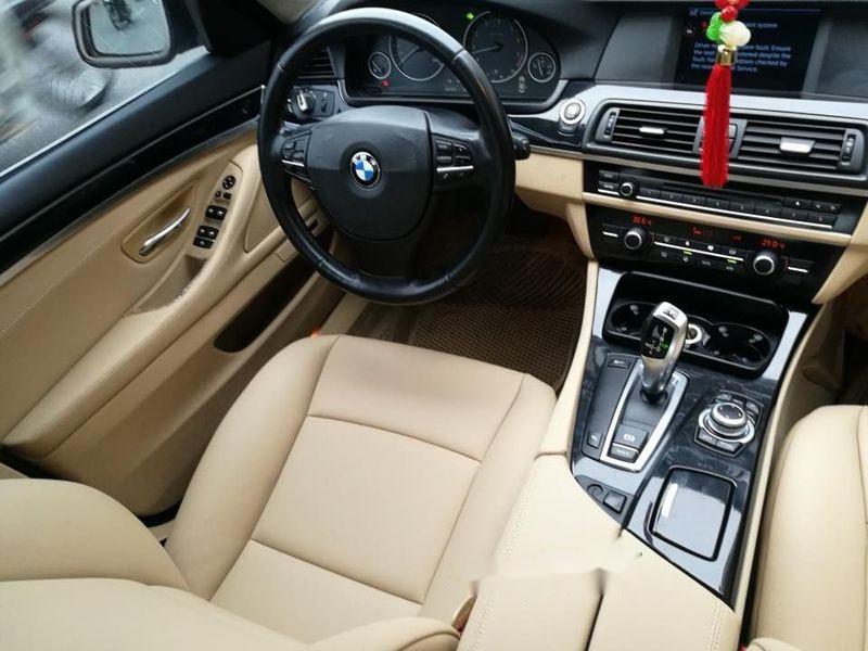 BMW 5 Series  523I 2010 - Bán BMW 5 Series 523I năm 2010, màu bạc, giá tốt